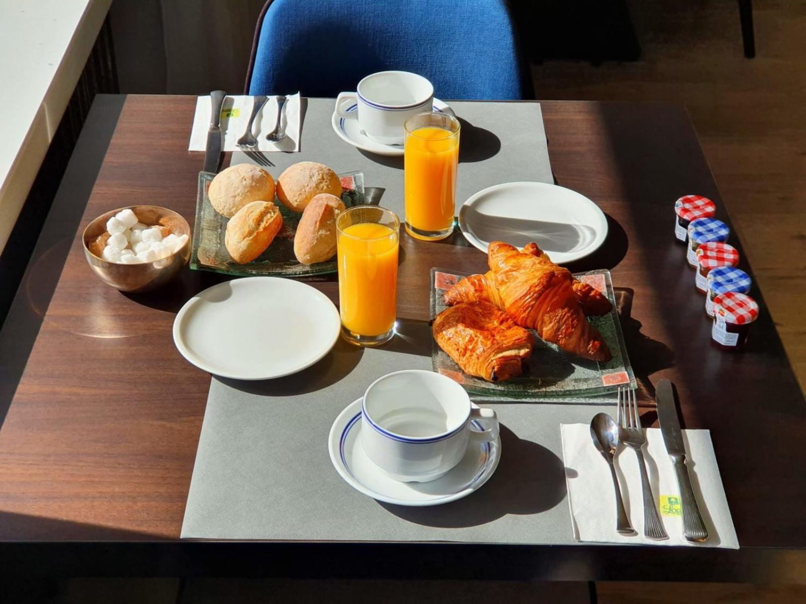 Hotel Le Bellevue Les Roches-de-Condrieu ภายนอก รูปภาพ