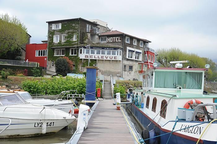 Hotel Le Bellevue Les Roches-de-Condrieu ภายนอก รูปภาพ