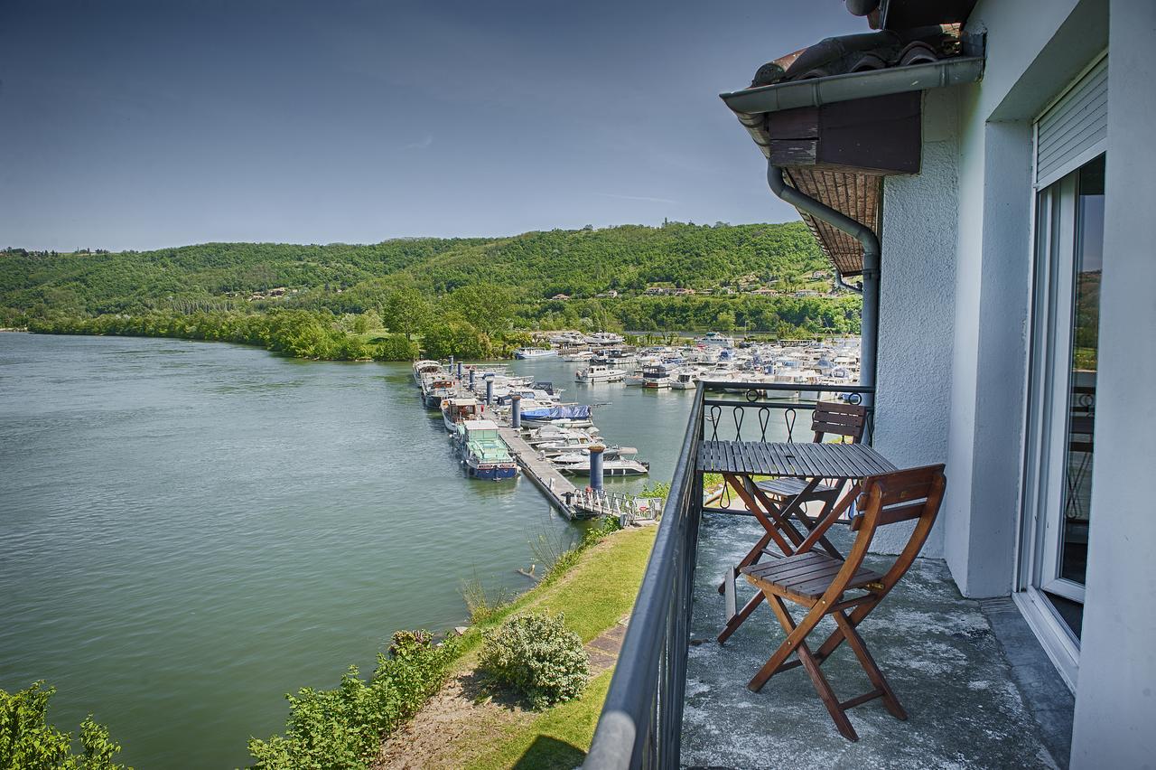Hotel Le Bellevue Les Roches-de-Condrieu ภายนอก รูปภาพ