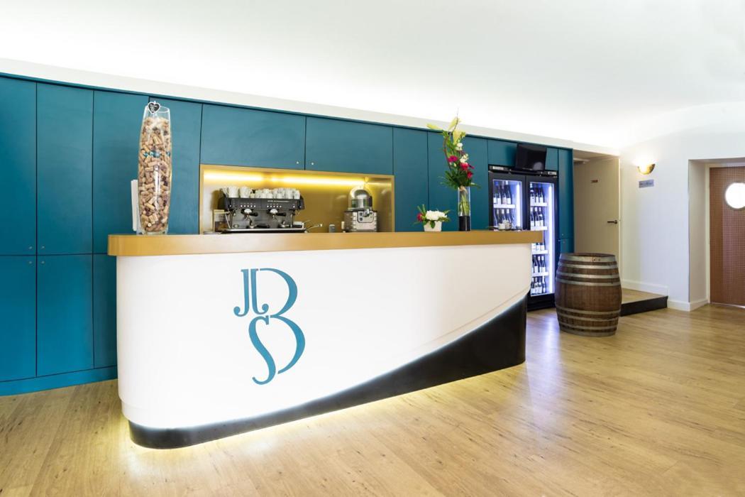 Hotel Le Bellevue Les Roches-de-Condrieu ภายนอก รูปภาพ